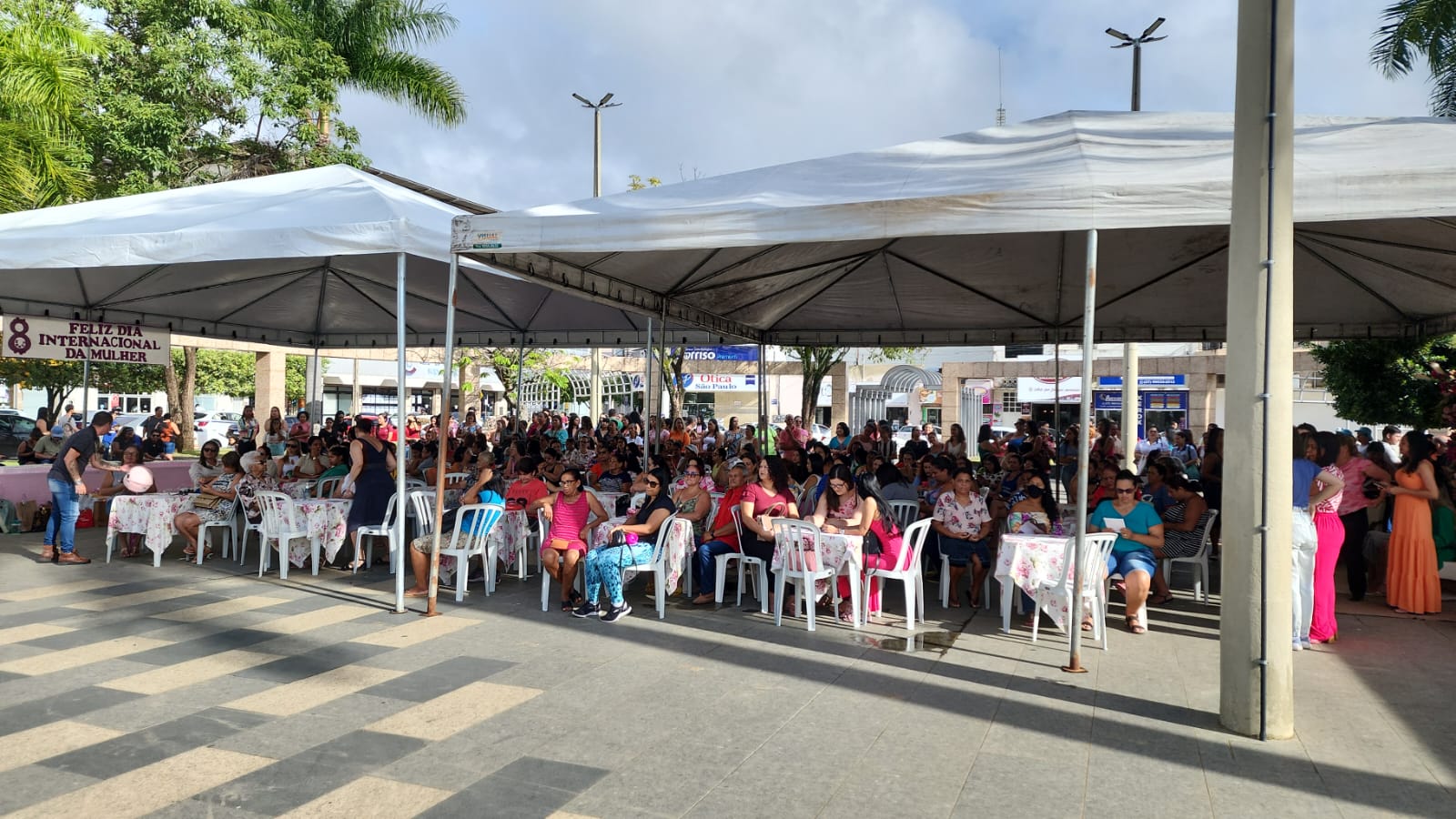 Galeria: Dia Internacional da Mulher na Praça Arlindo Pinto da Costa