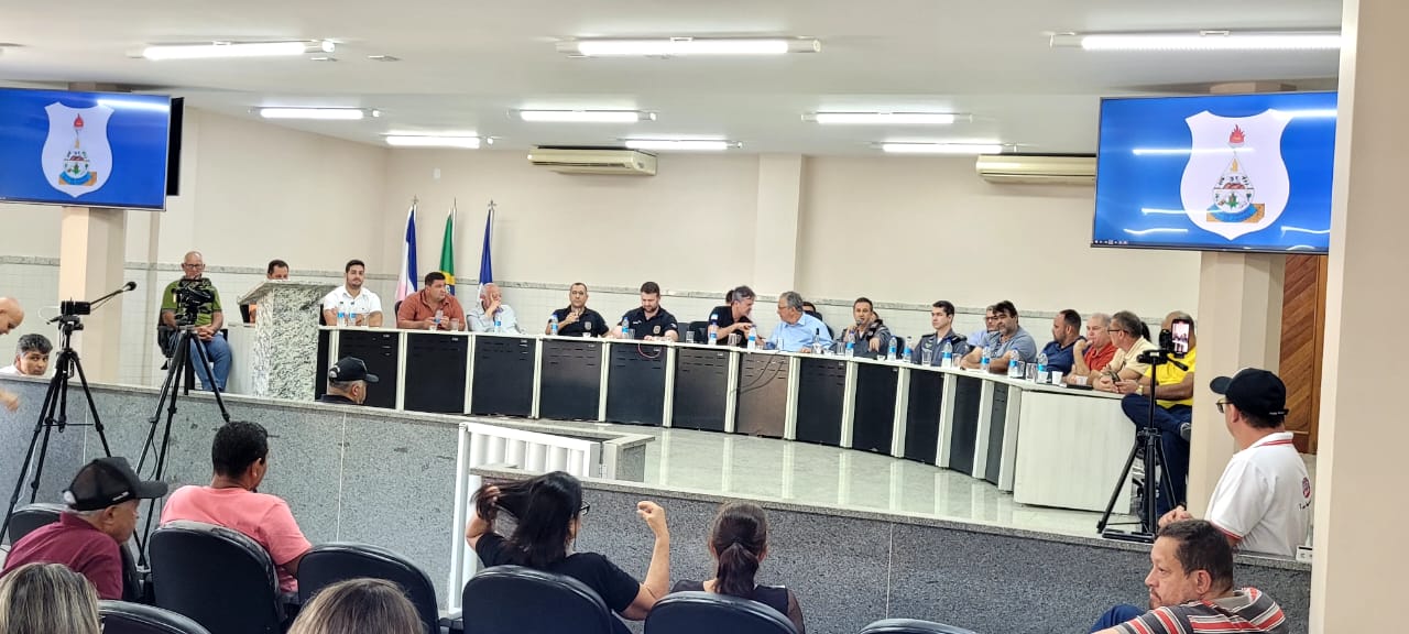Comunidade e autoridades se unem  em busca de solução para os moradores em situação de rua
