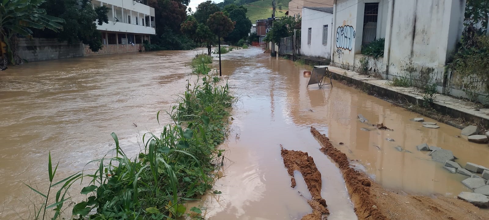 Atingidos pela enchente em Barra de São Francisco poderão ter até R$ 6,2 mil do FGTS para despesas com danos