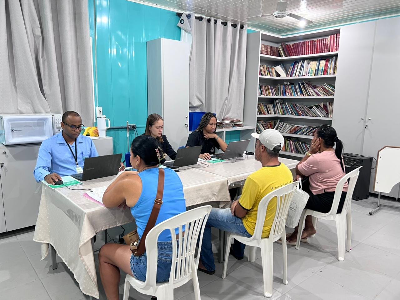 CRAS Itinerante leva serviços do Cadastro Único e atualização do cartão de vacinação ao bairro Colina nesta quinta-feira (9)