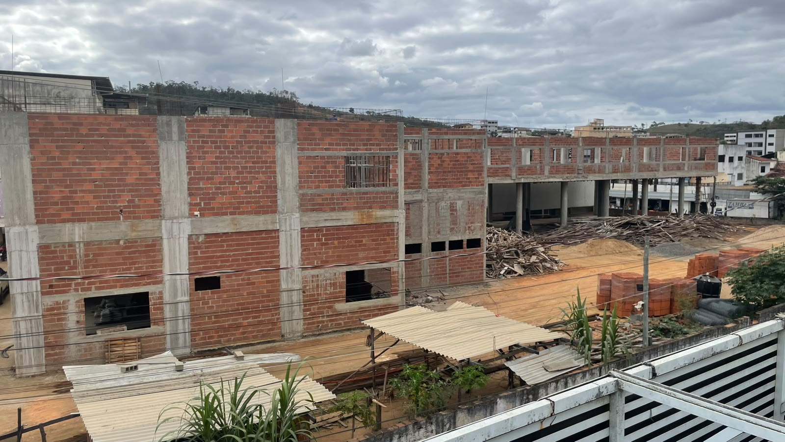 Obras do novo Terminal Rodoviário avançam dentro do cronograma em Barra de São Francisco