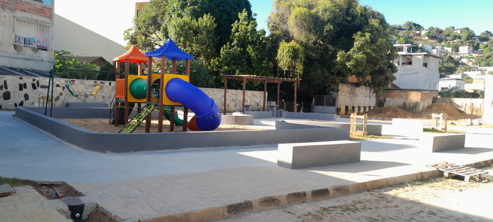 Obras da Praça de Lazer no loteamento Oséias Rezende avança para a fase final