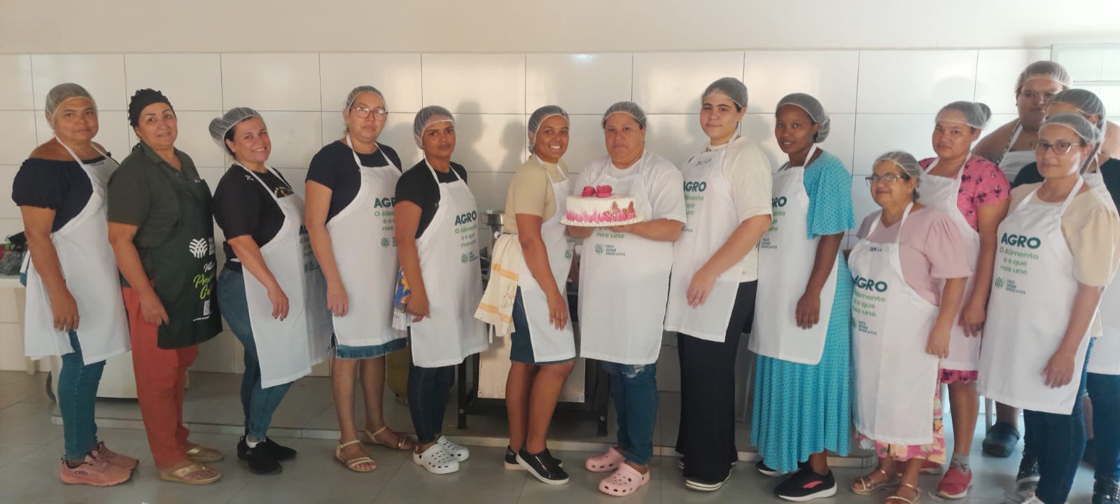 Curso de Produção de Bolos Confeitados é concluído com foco na geração de renda