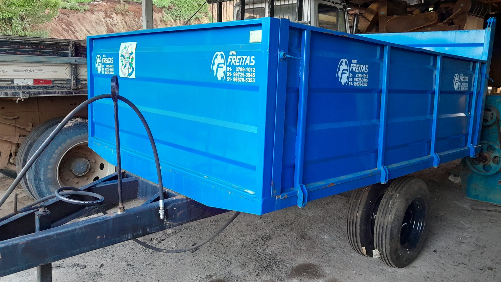 Prefeitura entrega carreta hidráulica a Associação de Pequenos Produtores e Assentados da Comunidade Poço Azul