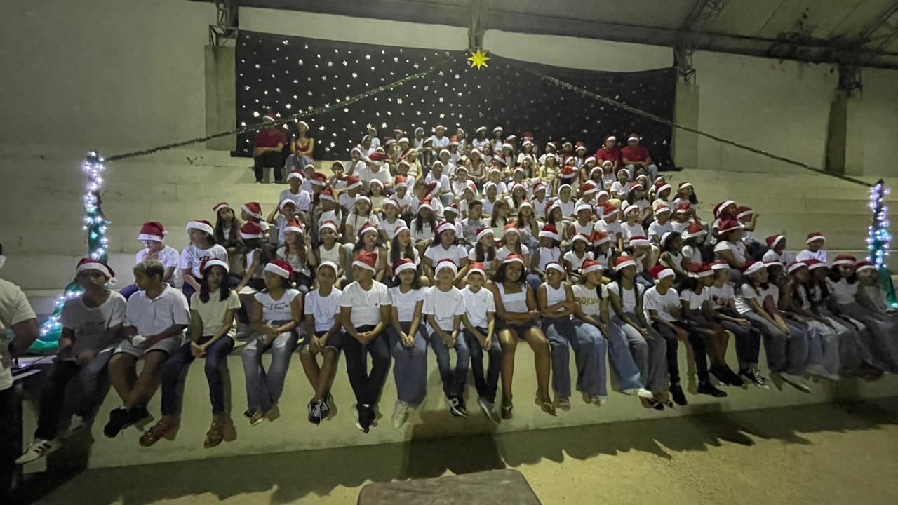 Cantata de Natal da Escola em Tempo Integral Ozeias Rezende