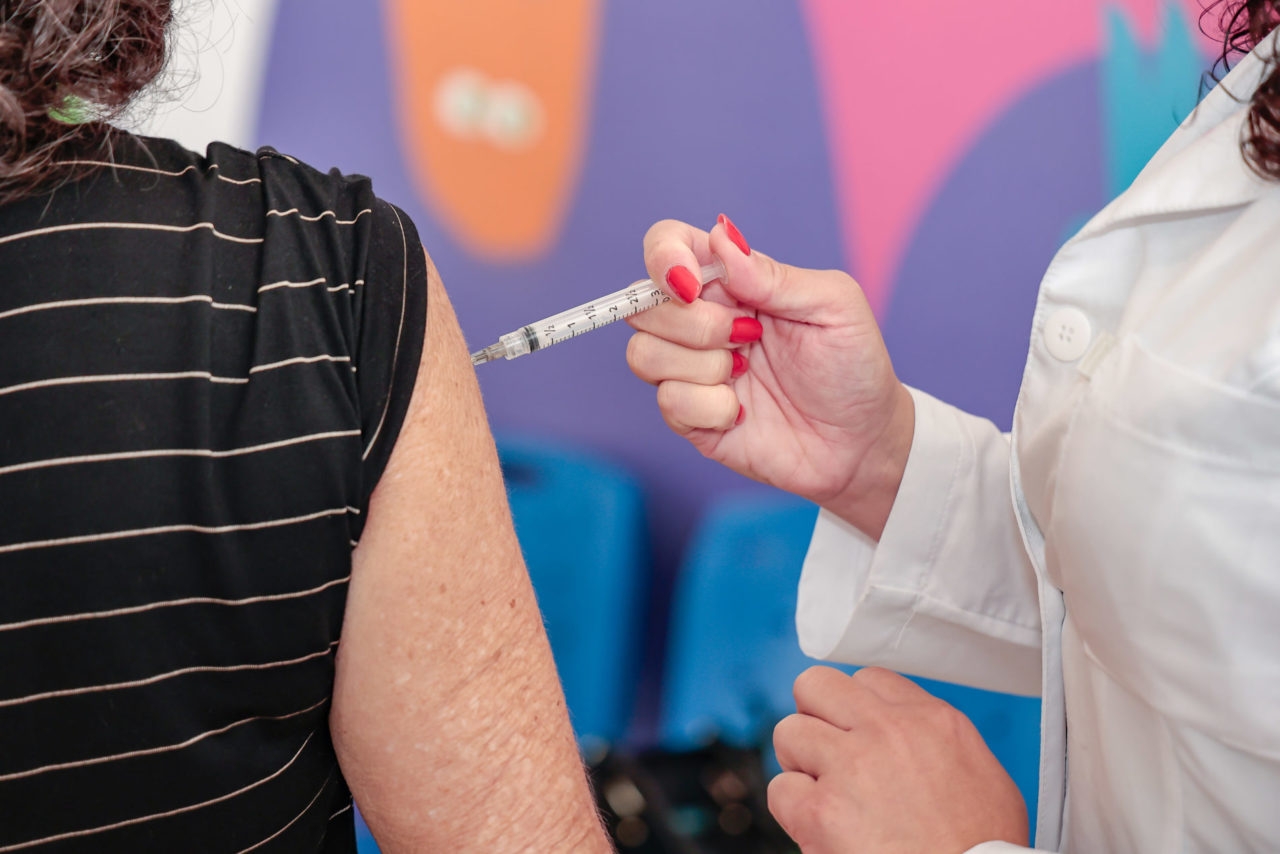 Imagem da notícia: Imunização aplica mais de dois mil doses e reforça cobertura vacinal em março