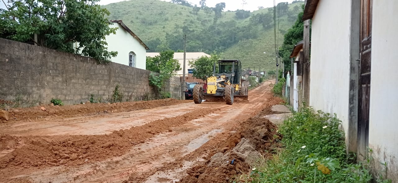 Imagem da notícia: Prefeitura prepara mais 3 ruas na Vila Luciene para receber calçamento