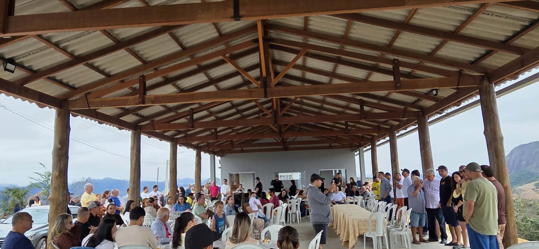 Imagem da notícia: Prefeitura abre licitação para concessão de quiosques em dois pontos estratégicos de Barra de São Francisco