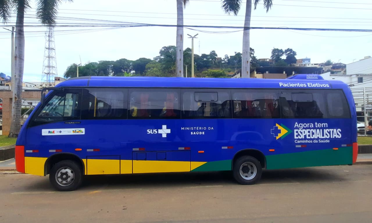 Imagem da notícia: Barra de São Francisco recebe micro-ônibus do governo federal para transporte de pacientes