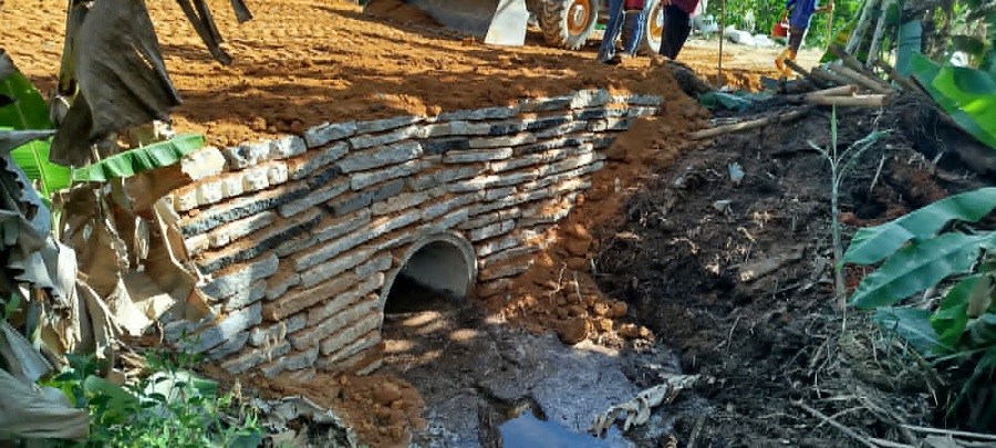 Imagem da notícia: Mais um bueiro é construído em Rio do Campo; agora são 324 em pouco mais de cinco anos de gestão