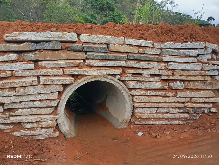 Imagem da notícia: Dois novos bueiros são construídos em Cachoeirinha de Itaúnas; agora são 338 em cinco anos e nove meses de gestão
