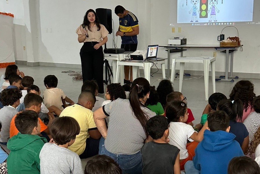 Imagem da notícia: Escolas municipais recebem ações de conscientização da campanha Maio Laranja em Barra de São Francisco