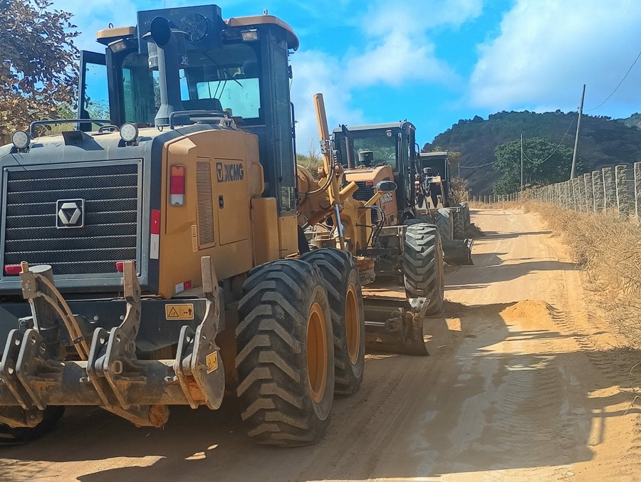 Prefeitura realiza patrolamento de estrada pela região de Santa Teresinha em direção ao Córrego do Denzol (Paulista)