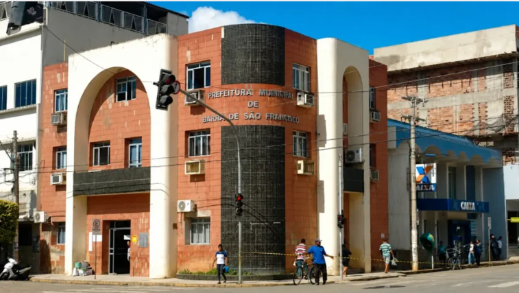 Imagem da notícia: Prefeitura institui programa de ressocialização com reserva de vagas para presos e egressos em contratos públicos