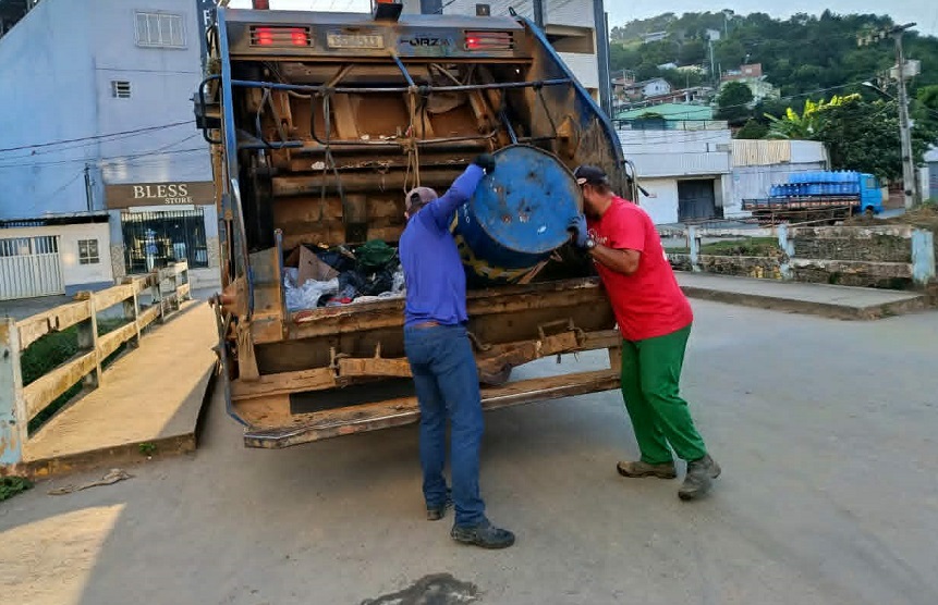 Imagem da notícia: Coleta de lixo em Barra de São Francisco chega a 40 toneladas por dia e mobiliza equipes em vários turnos