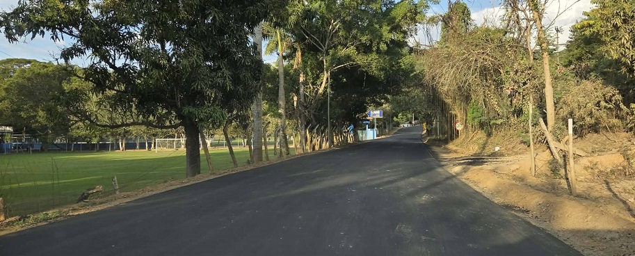 Imagem da notícia: Prefeitura conclui recapeamento asfáltico entre Vila Landinha e AABB em Barra de São Francisco