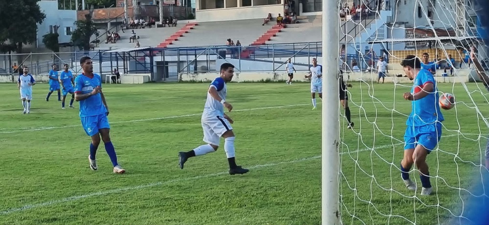 Imagem da notícia: Barra de São Francisco vence Boa Esperança por 3 a 0 e abre vantagem nas quartas da Copa Sesport