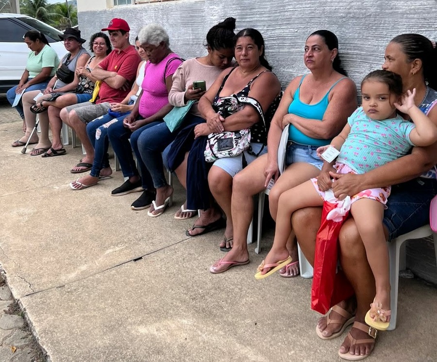 Imagem da notícia: CRAS Itinerante atende 185 moradores em Itaperuna e amplia acesso a serviços sociais no interior