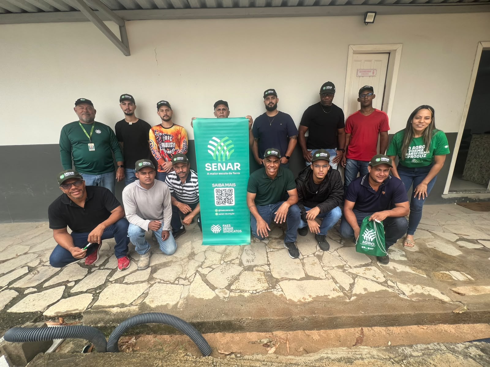Imagem da notícia: Prefeitura promove curso de operação e manutenção de retroescavadeira e qualifica profissionais para o mercado de trabalho