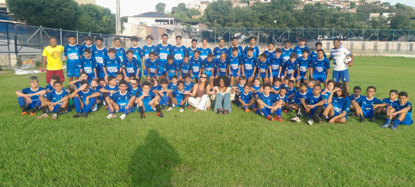 Imagem da notícia: Prefeitura recebe novos materiais esportivos para fortalecer atividades do Projeto Campeões de Futuro
