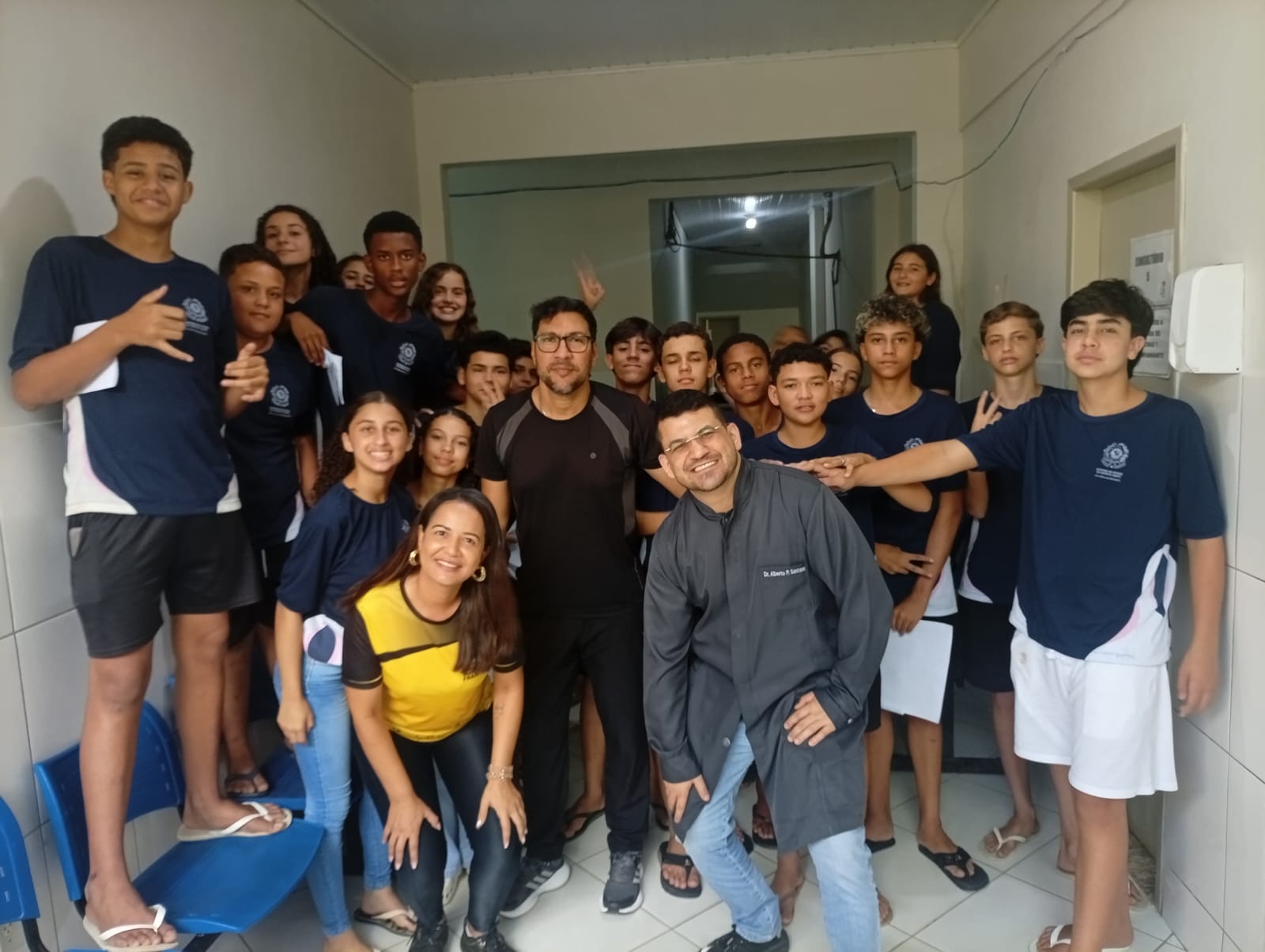Imagem da notícia: Atletas da Escola Governador Lindenberg realizam exames médicos para disputa regional dos Jogos Escolares