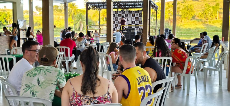 Imagem da notícia: Música ao vivo e muita descontração marcaram a Festa do Trabalhador no Clube Rei Pelé