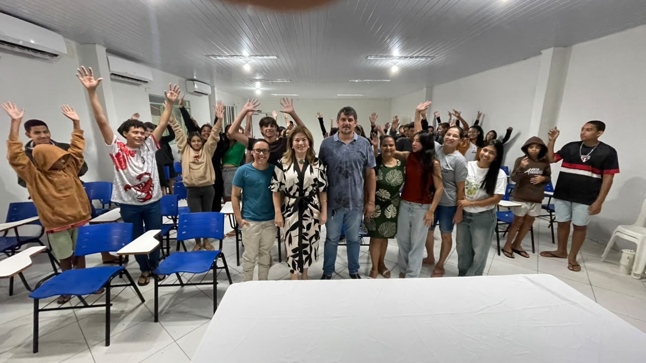 Imagem da notícia: Assistência Social finaliza ação Acessuas Trabalho na Escola João Bastos, garantindo o direito e a promoção de estudantes ao mundo do trabalho