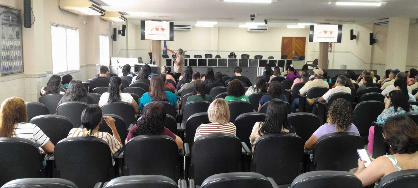 Imagem da notícia: Prefeitura reforça combate à dengue com capacitação de servidores da Saúde em Barra de São Francisco