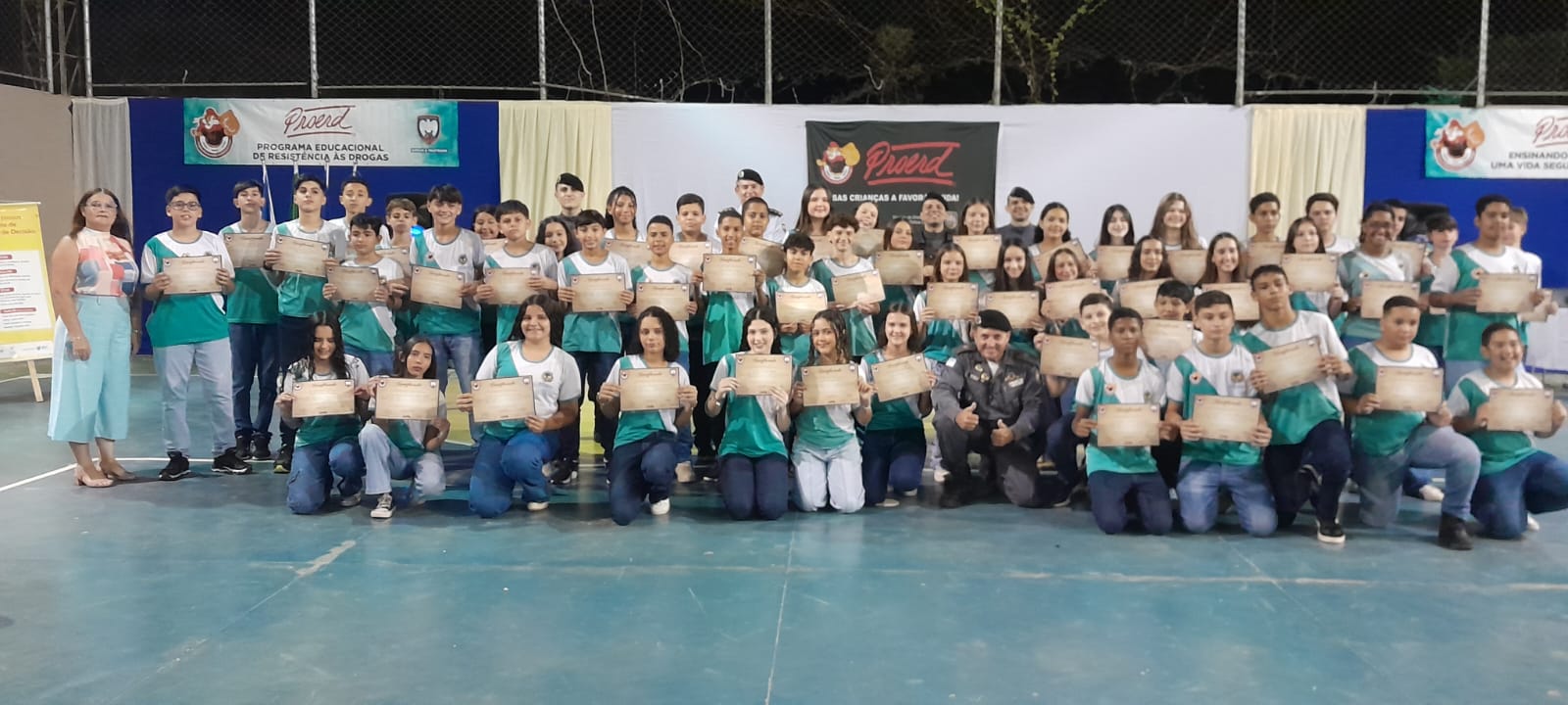 Imagem da notícia: Proerd forma 73 alunos da EFA Normília Cunha dos Santos em Barra de São Francisco