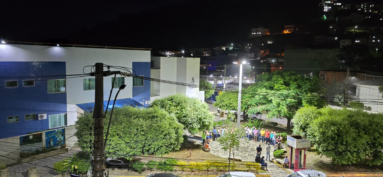 Imagem da notícia: Prefeitura inaugura melhorias na iluminação pública da Praça do Bambé