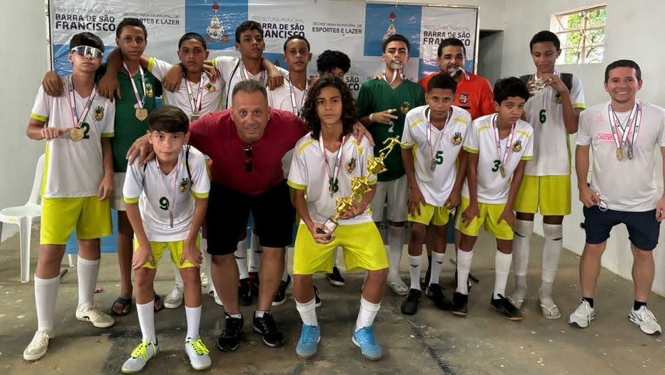 Imagem da notícia: Encerramento dos jogos escolares municipal define representantes de Barra de São Francisco para a fase regional