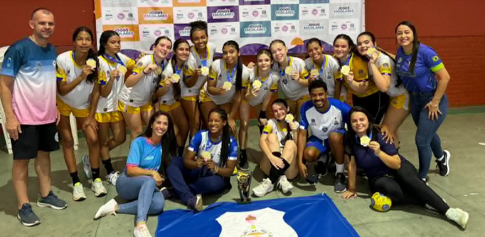 Imagem da notícia: Seleção Feminina Juvenil de Handebol de Barra de São Francisco conquista título invicto em Nova Venécia