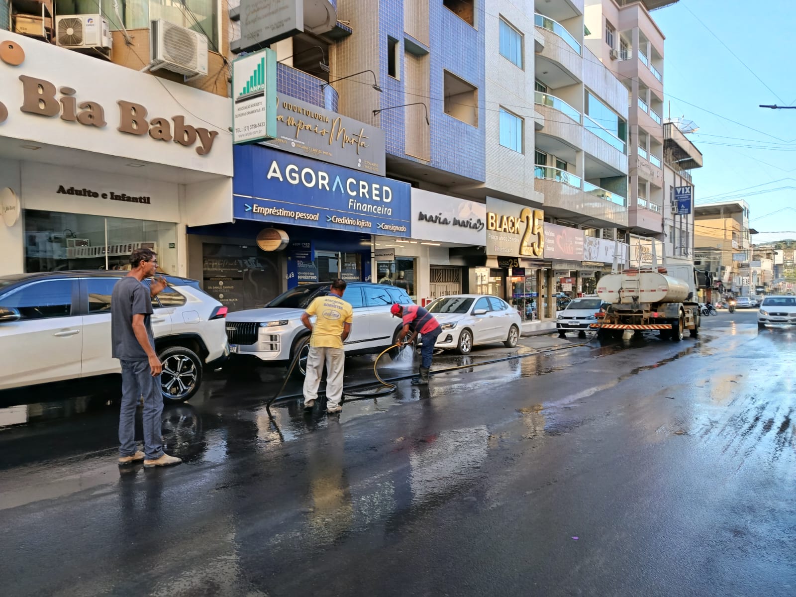 Imagem da notícia: Prefeitura intensifica mutirões de limpeza para as celebrações de Corpus Christi em Barra de São Francisco