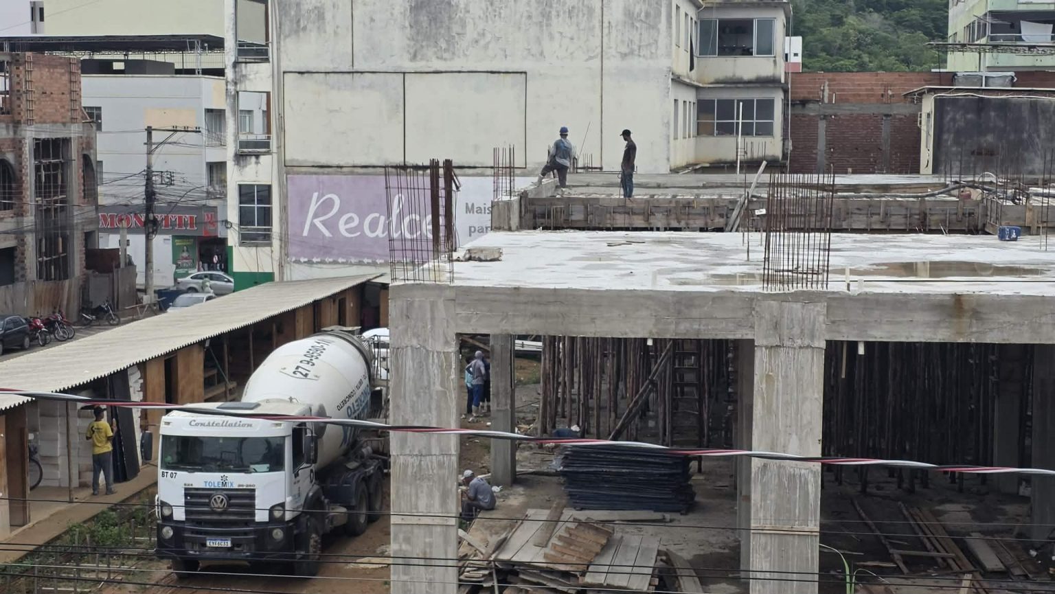 Imagem da notícia: Concretagem da segunda etapa da laje marca novo avanço na obra da Rodoviária