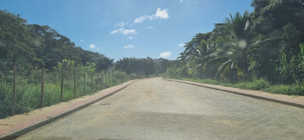 Imagem da notícia: Pavimentação da Avenida Ery Silva Fortes avança e chega a cerca de 70% de conclusão em Barra de São Francisco