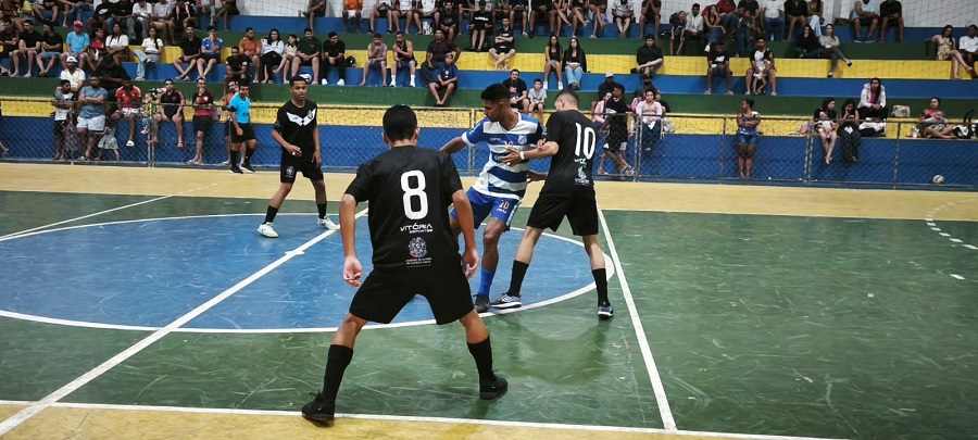 Imagem da notícia: Segunda rodada do Campeonato Perna de Pau de Futsal tem 19 gols e partidas equilibradas