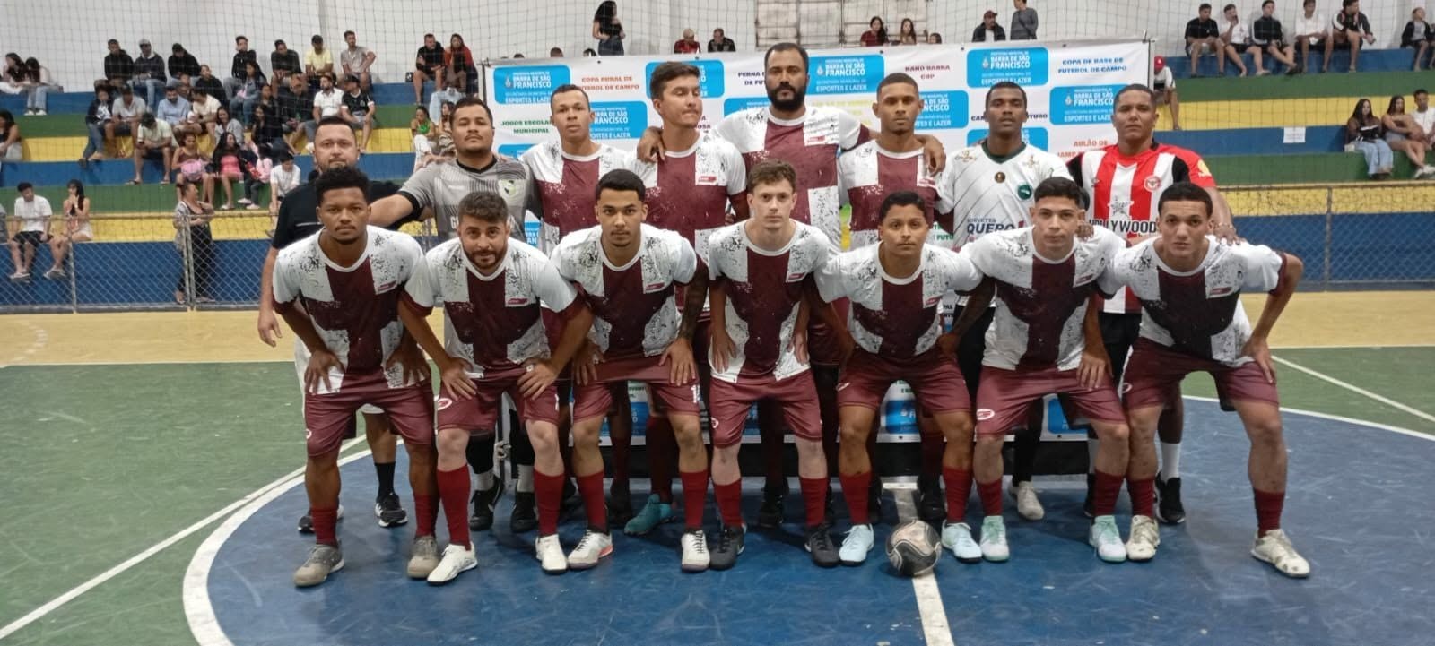 Imagem da notícia: Prime Som & Acessórios avança às semifinais no Campeonato Perna de Pau de Futsal 2026