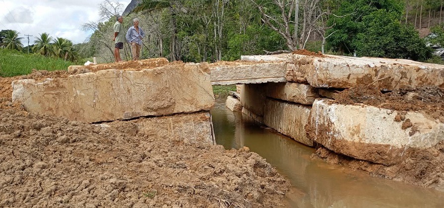 Imagem da notícia: Prefeitura amplia infraestrutura rural com novas entregas em Itaperuninha e Vargem Alegre