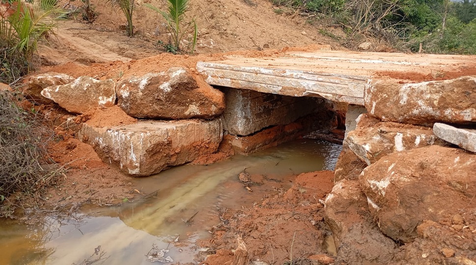 Imagem da notícia: Prefeitura constrói ponte ecológica no Rio do Campo e contabiliza 158 unidades em pouco mais de cinco anos de gestão