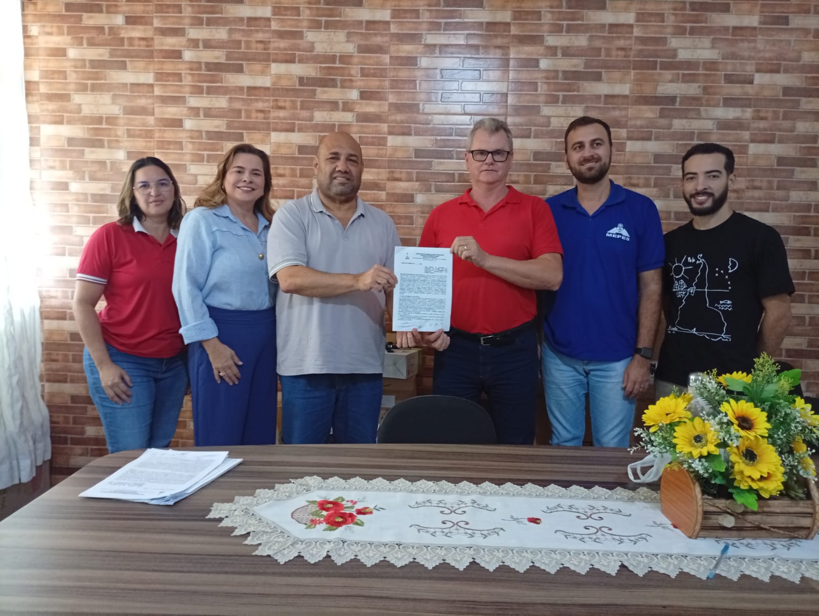 Imagem da notícia: Prefeitura de Barra de São Francisco firma Termo de Fomento com o MEPES para fortalecimento da educação no município