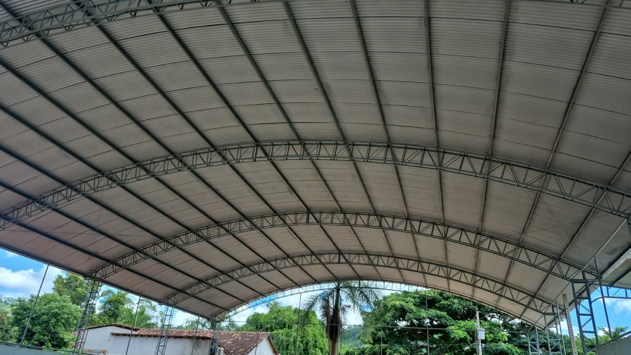 Imagem da notícia: Prefeitura avança na reforma da quadra de esportes do Córrego do Bagaço