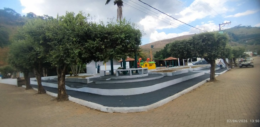 Imagem da notícia: Prefeitura revitaliza Praça de Lazer de Cachoeirinha de Itaúnas e amplia conforto para moradores e visitantes