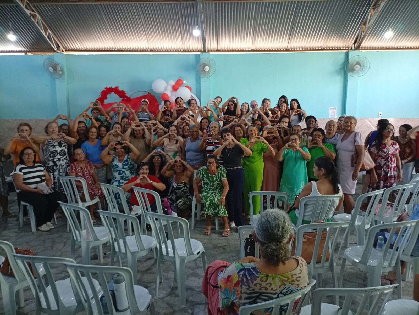 Imagem da notícia: Gratidão que transforma: Roda de Conversa do Projeto Avivar emociona participantes em Barra de São Francisco