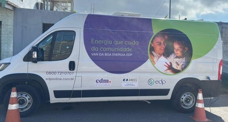 Imagem da notícia: Van da Boa Energia oferece serviços gratuitos e troca de lâmpadas em Barra de São Francisco nesta terça (21) e quinta-feira (23)