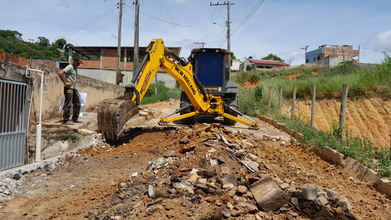 Imagem da notícia: Iniciada obras de pavimentação das ruas que ligam os bairros Vila Ipiranga e Landinha