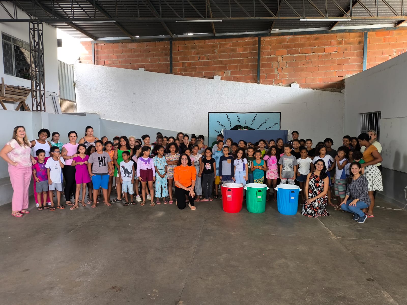 Meio Ambiente realiza ação de conscientização sobre reciclagem nas escolas de Barra de São Francisco