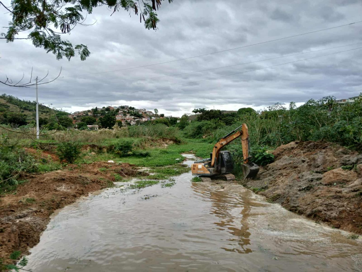 Imagem da notícia: Limpeza dos rios Itaúnas e São Francisco avança em Barra de São Francisco