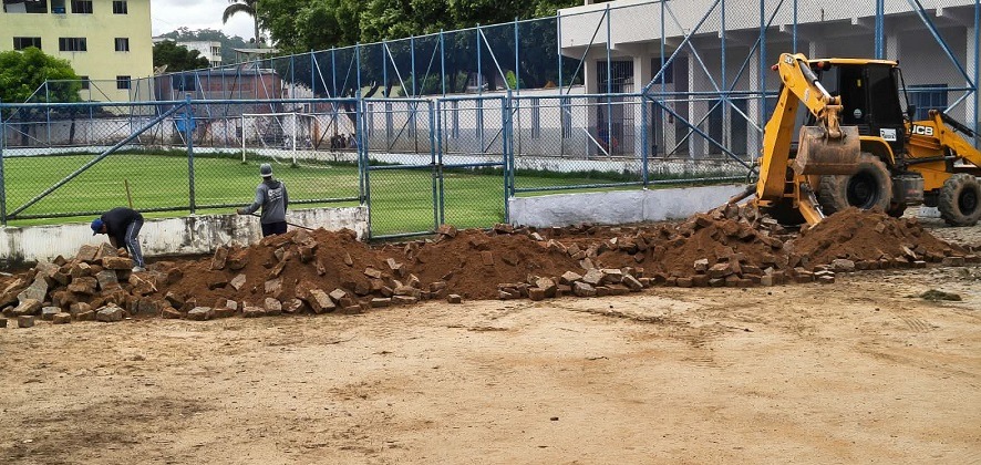 Imagem da notícia: Prefeitura dá ínicio as obras e reforma do Estádio Municipal Joaquim Alves de Souza